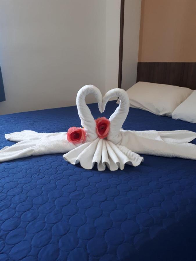 Hostal Urpi-Oklahoma Реус Экстерьер фото